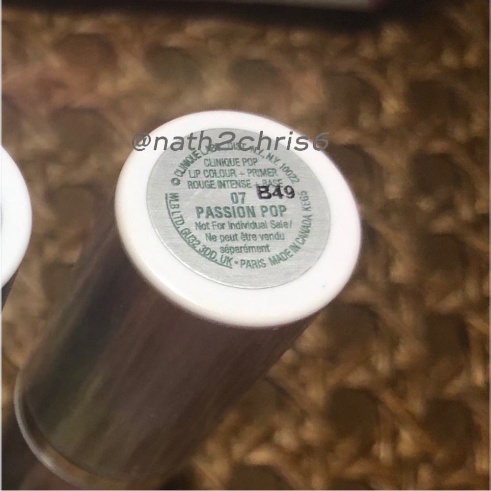 Clinique lipstick in Passion Pop new - Picture 8 of 10